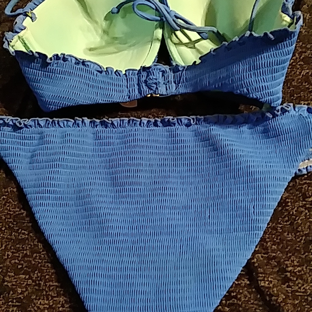 Blue Victoria secret bikini - Picture 3 of 4
